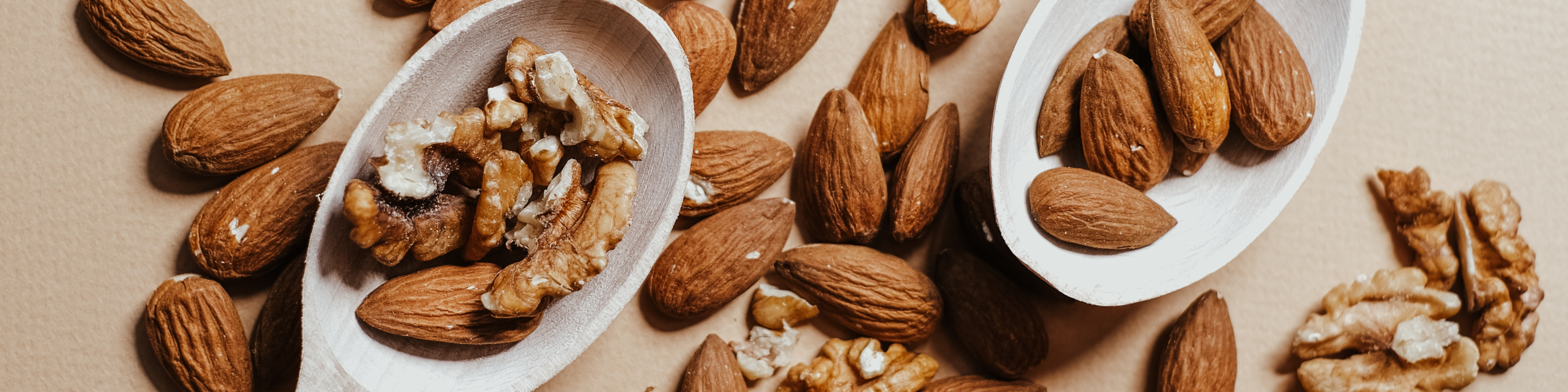 A Guide to Omega-3 DHA Sources (With Options for Vegans, Too)